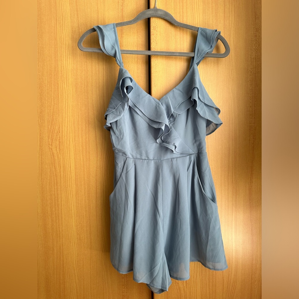 Lulus sleeveless romper XS